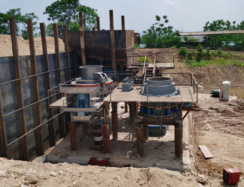 江西九江三英矿山机械承建的石料线生产现场